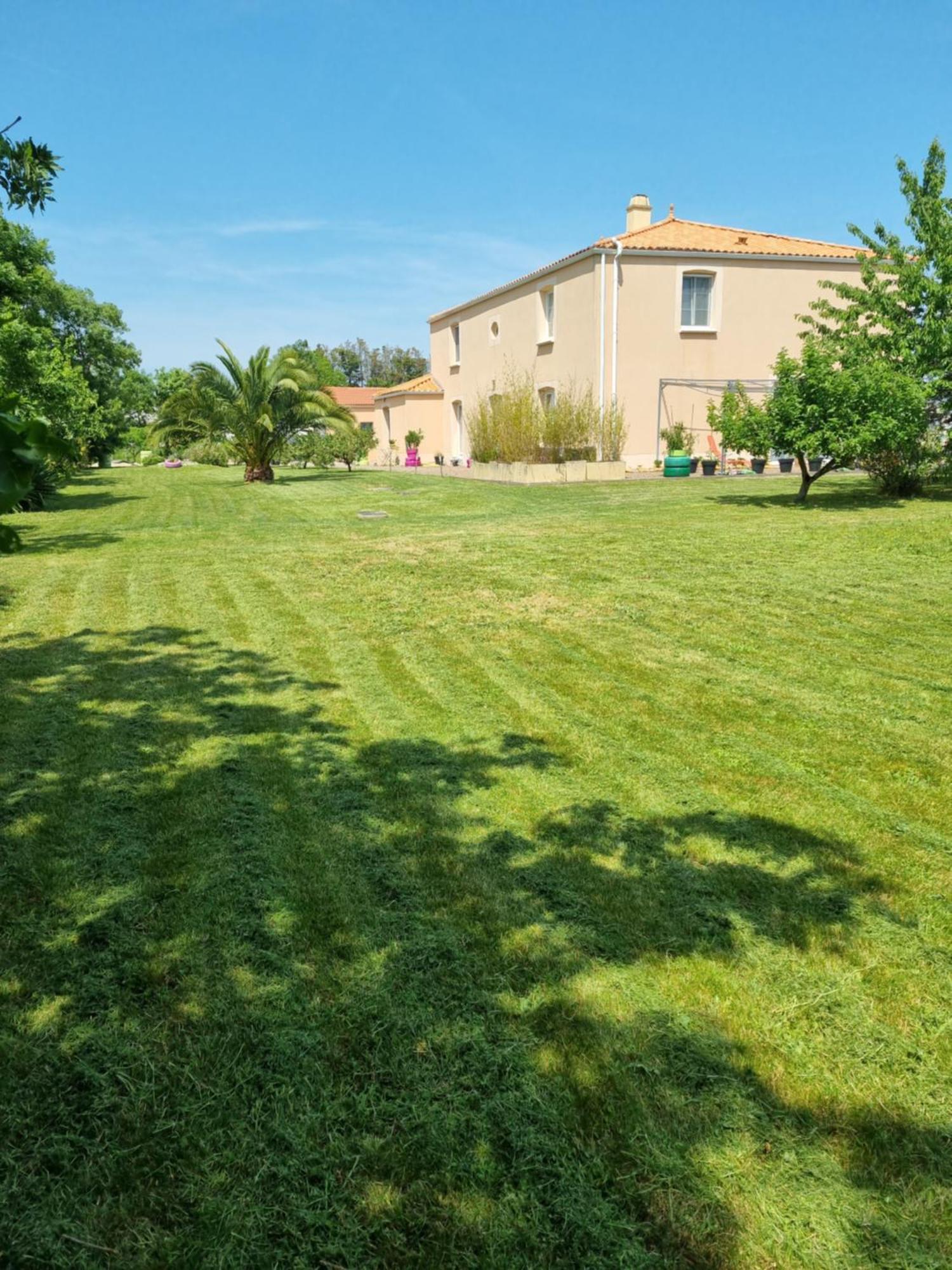 Bed and Breakfast Le Logis Du Marais Les Magnils-Reigniers Экстерьер фото